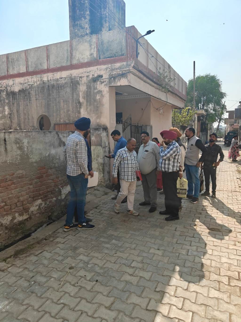 ਸਿਵਲ ਸਰਜਨ ਪਟਿਆਲਾ ਡਾ ਸੰਜੇ ਕਾਮਰਾ ਨੇ ਡੇਂਗੂ ਪ੍ਰਭਾਵਿਤ ਇਲਾਕੇ ਦਾ ਕੀਤਾ ਦੌਰਾ